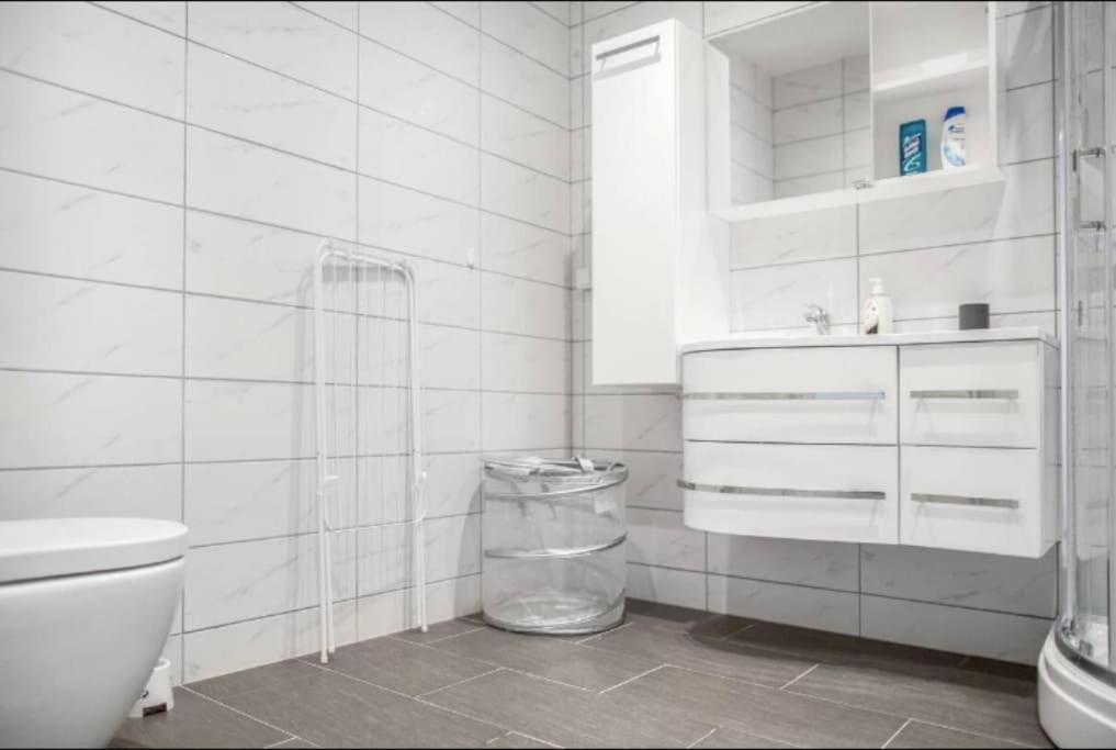 Free Parking Space, 2 Bed Room, Short Walk To Brosundet Олесун Екстериор снимка