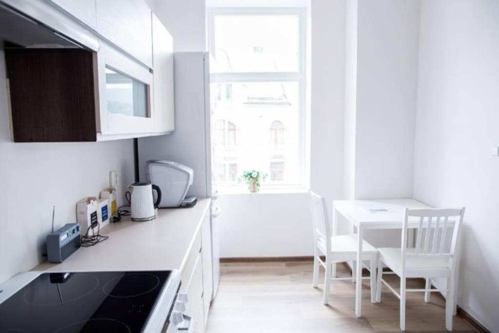 Free Parking Space, 2 Bed Room, Short Walk To Brosundet Олесун Екстериор снимка